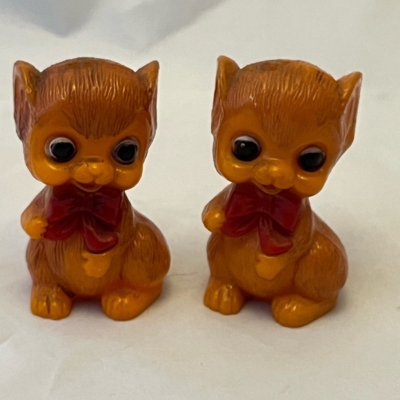 Source Unknown Other - VTG Mouse Mice w/ Bow Salt & Pepper Shakers Hong Kong Sloppy Paint Job, Kitschy